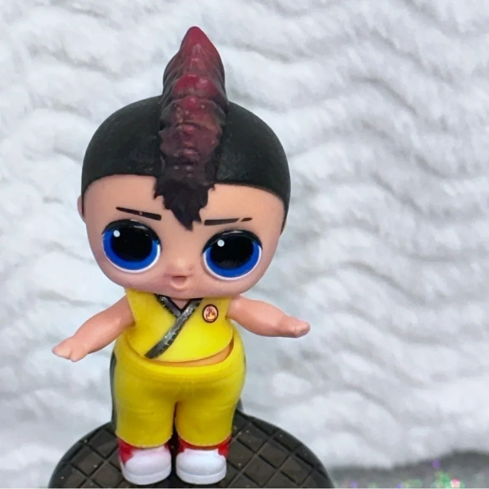 L.O.L. SURPRISE Boy Series BRICKA BREAKA Boi Doll Beard Color Change Razor